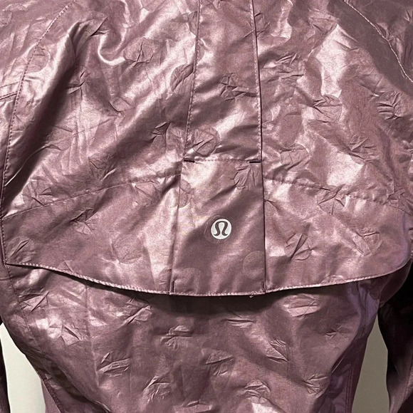 Lululemon Limited Edition Velocity Plum Embossed Dot Running Jacket - Picture 11 of 17
